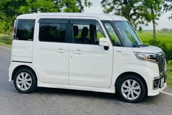 Suzuki Spacia for rent in Sri Lanka
