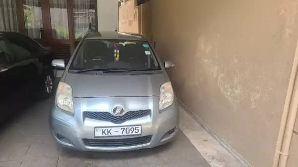 Toyota Vitz for rent in Mount Lavinia