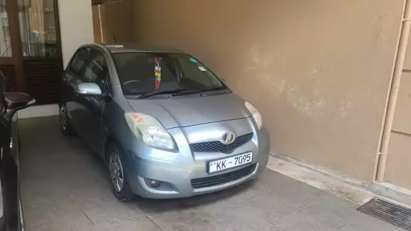Toyota Vitz for rent in Mount Lavinia
