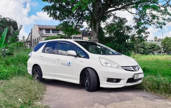 Honda Shuttle for rent in Sri Lanka
