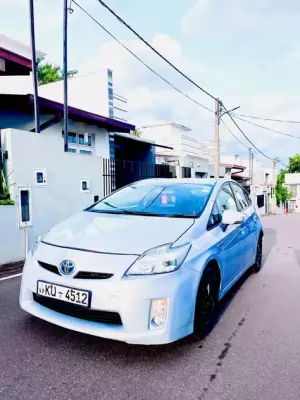 Toyota Prius for rent in Sri Lanka