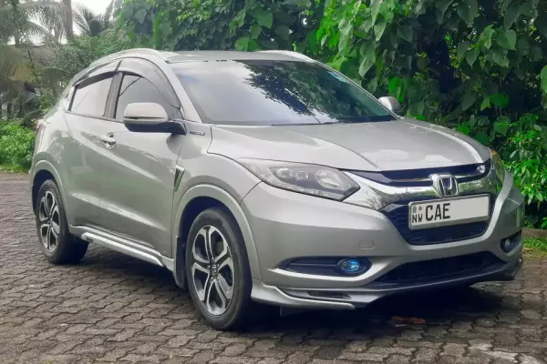 Honda Vezel for rent in Sri Lanka