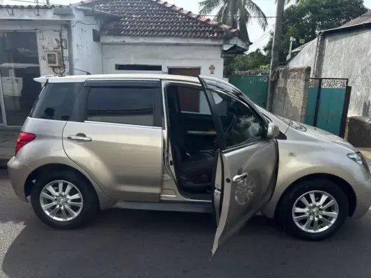 Toyota Ist for rent in Sri Lanka
