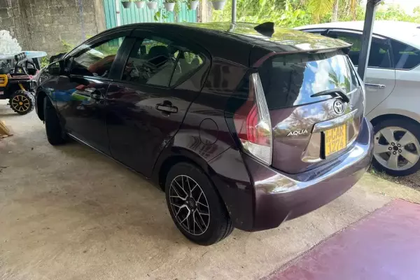 Toyota Aqua for rent in Batticaloa