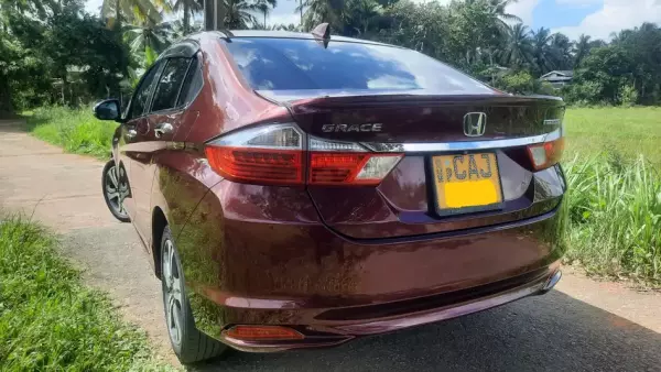 Honda Grace for rent in Bentota