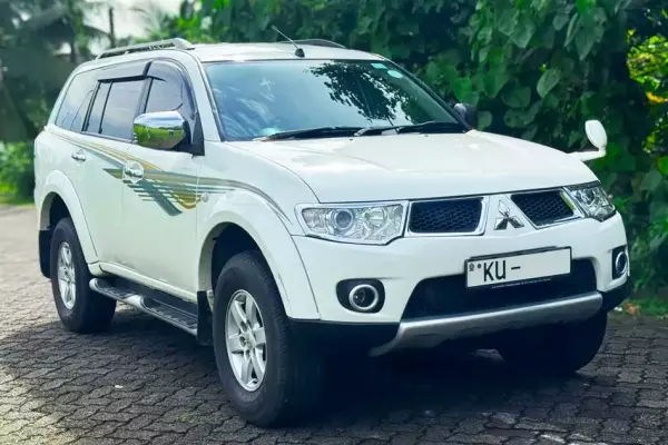 Mitsubishi Montero Sport for rent in Bentota