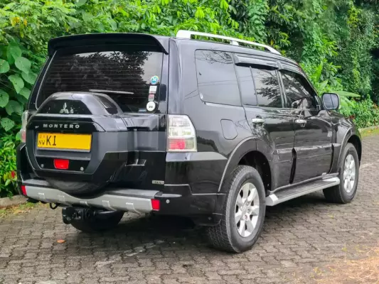 Mitsubishi Montero for rent in Sri Lanka