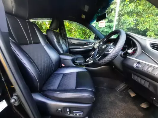 Toyota Harrier for rent in Sri Lanka