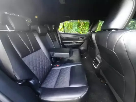 Toyota Harrier for rent in Sri Lanka