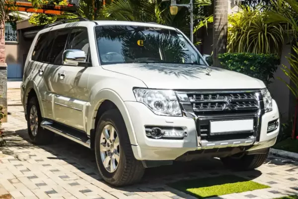 Mitsubishi Montero for rent in Sri Lanka