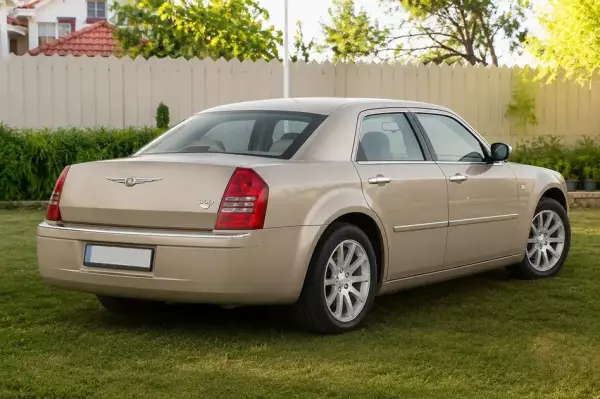 Chrysler 300C for rent in Sri Lanka