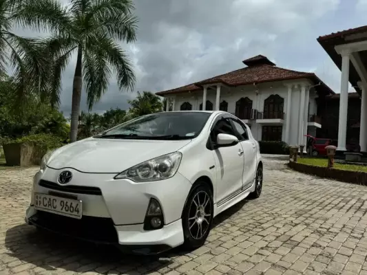 Toyota Aqua for rent in Sri Lanka