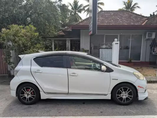 Toyota Aqua for rent in Sri Lanka