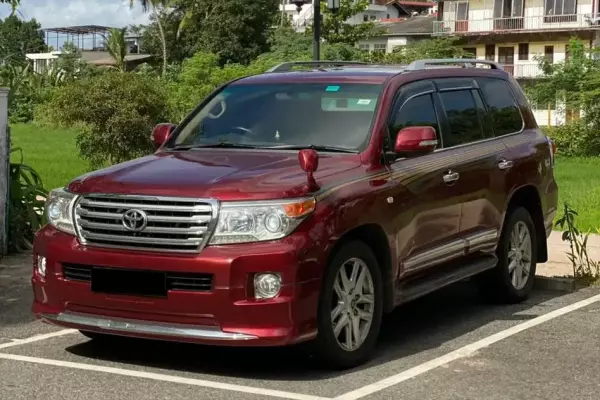 Toyota Land Cruiser 200 for rent in Sri Lanka