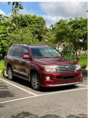 Toyota Land Cruiser 200 for rent in Sri Lanka