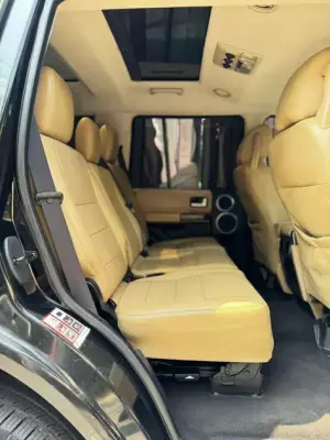 Land Rover Discovery for rent in Sri Lanka