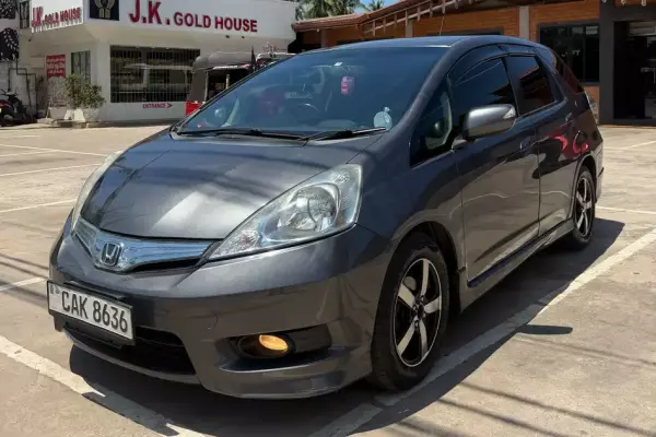 Honda Fit Shuttle for rent in Sri Lanka