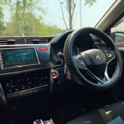 Honda Grace for rent in Bentota