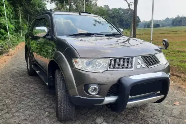 Mitsubishi Montero Sport for rent in Sri Lanka