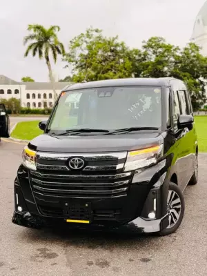 Toyota Roomy for rent in Batticaloa