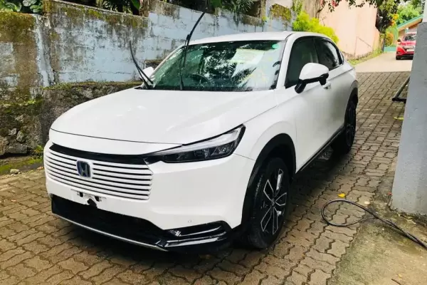 Honda Vezel for rent in Sri Lanka