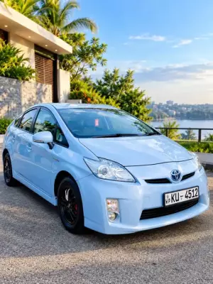 Toyota Prius for rent in Galle