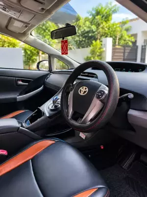 Toyota Prius for rent in Galle