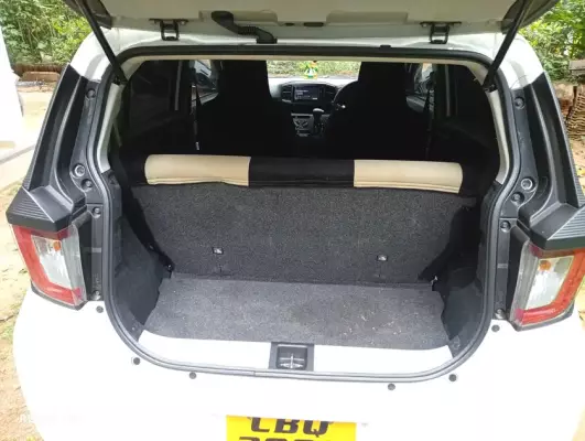 Daihatsu Mira for rent in Jaffna