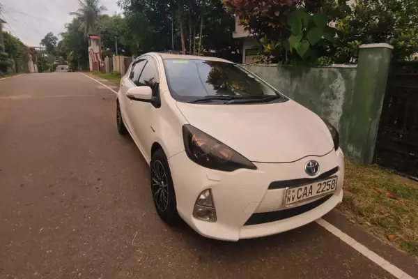 Toyota Aqua for rent in Sri Lanka