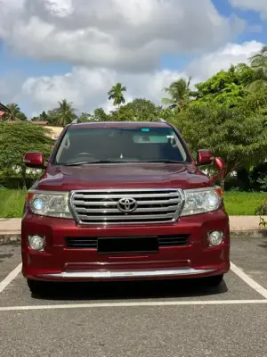 Toyota Land Cruiser 200 for rent in Sri Lanka